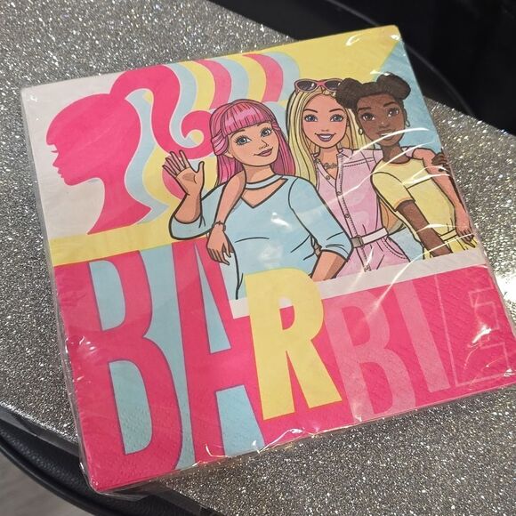 Barbie Disposable Tableware Set - Pink and Yellow - Picture 4 of 11